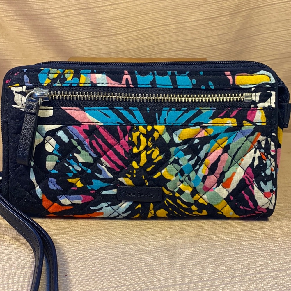 NWOT Vera Bradley wallet w/wrist leash